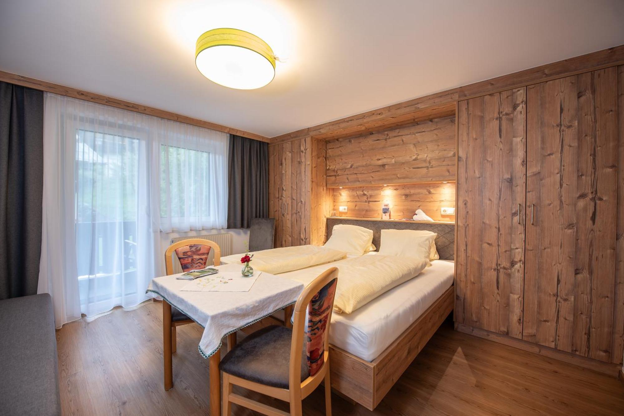 فندق Haus Scharler, Talstation Neukirchen am Großvenediger المظهر الخارجي الصورة